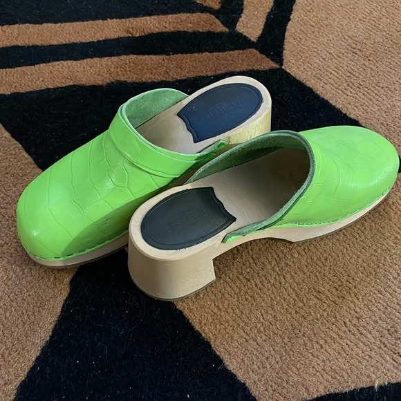 Neon green Swedish Hasbeens clogs - Picture 3 of 5